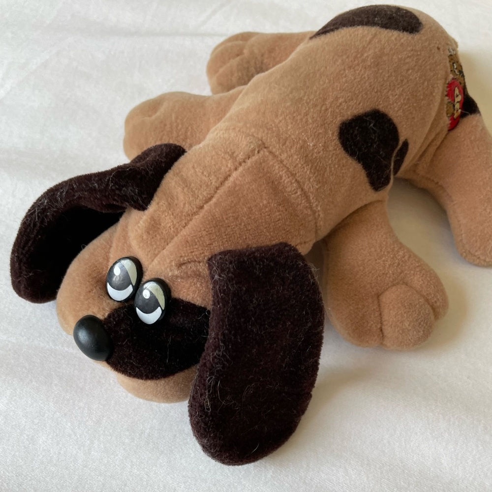 Vintage 8 inch Pound Puppy